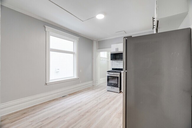 Photo - 32 Mackay Av Unit 1