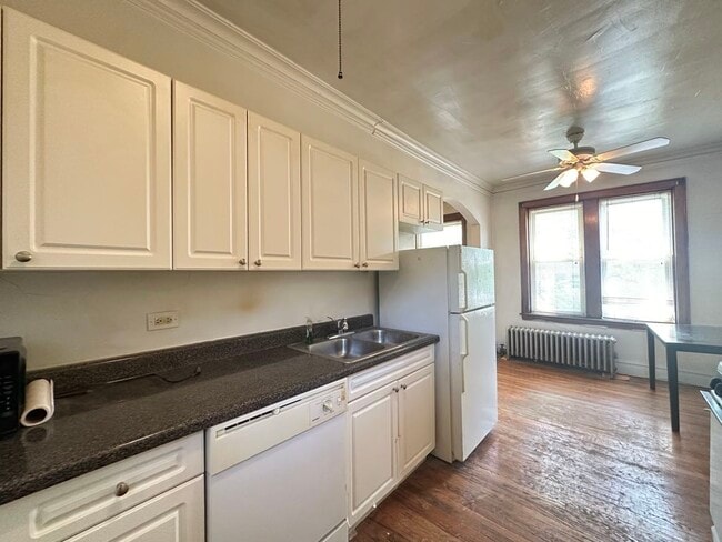 Photo - 4830 W Addison St Unidad S3
