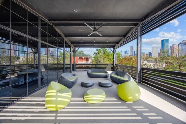 Building Photo - 908 White St