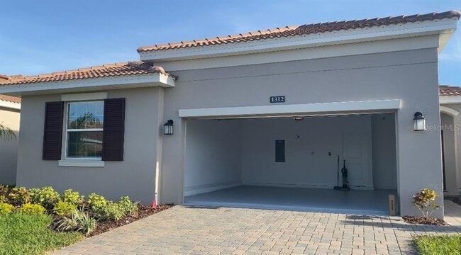 Building Photo - 1312 Oak Crest St Rental