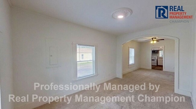 Building Photo - Fully Updated 3 BD/1 BA Cottage w/Covered Porch, Off-Street Parking, W/D Included
