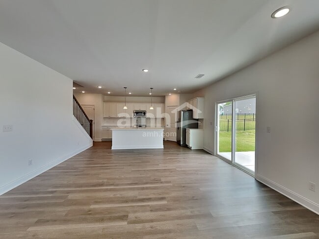 Photo - 203 Gershon Wy