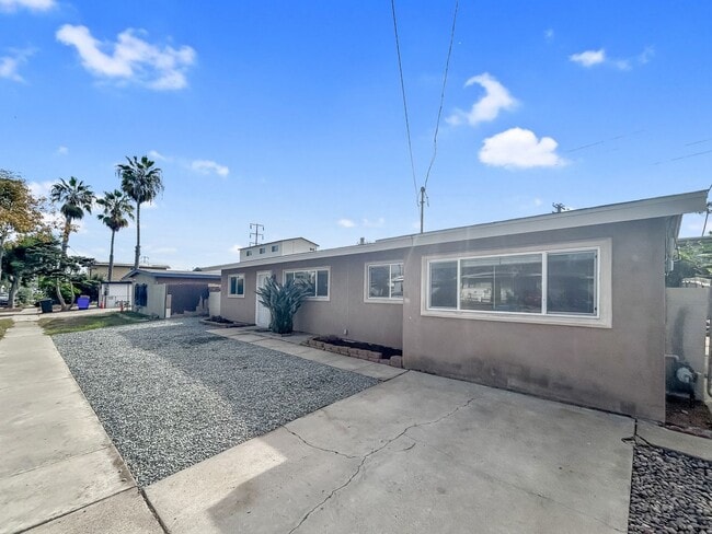 Photo - Beautiful 3B/2BA w/ Updated Kitchen and Pool in Clairemont!