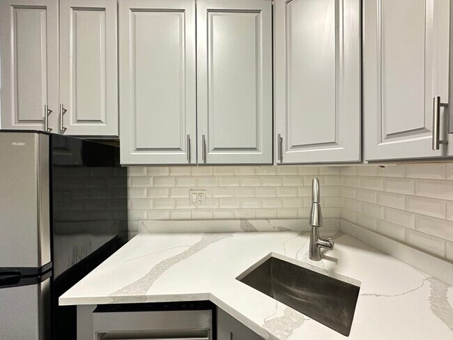 545 W Belmont Ave Unit F5