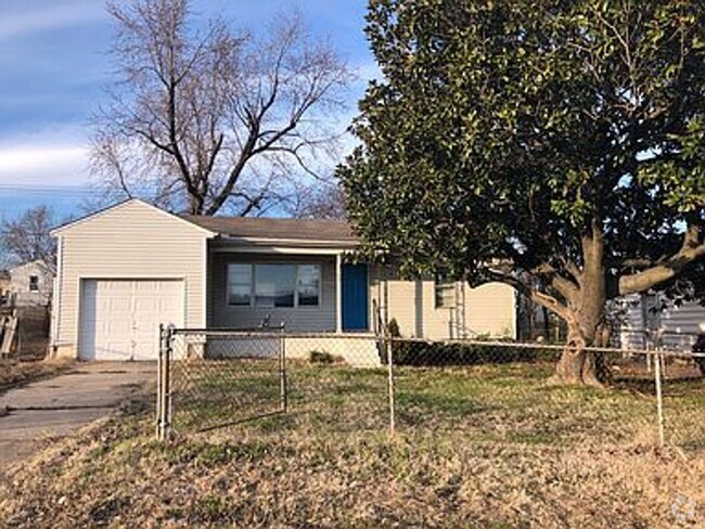 Building Photo - 2 Bed / 1 Bath in Tulsa! Rental