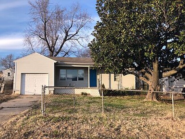 2 Bed / 1 Bath in Tulsa! - 2 Bed / 1 Bath in Tulsa! House