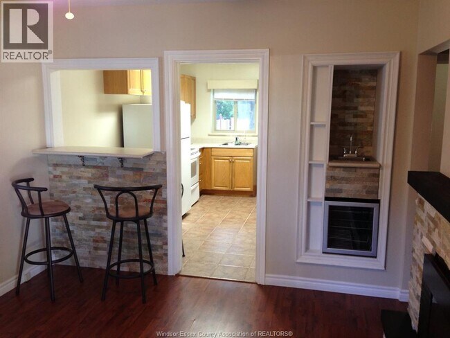 Photo - 1819 Byng Rd