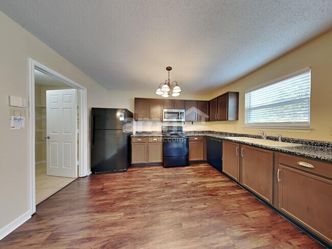 Photo - 24 Winterwood Dr