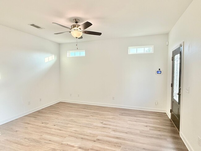 Photo - 500 N D St