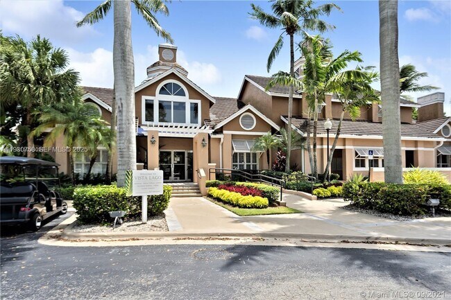 Photo - 10670 SW 156th Pl Unidad 304