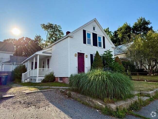 Building Photo - 42 Broad St Rental
