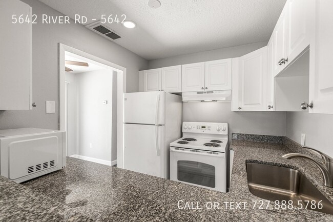 Photo - 5642 River Rd Unit 5642