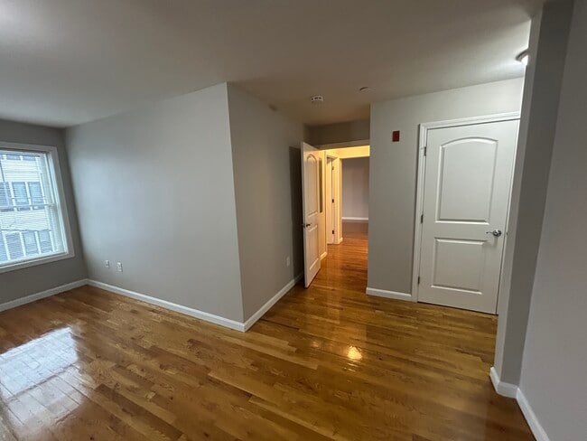 Building Photo - 184 Washington Ave Unit #202