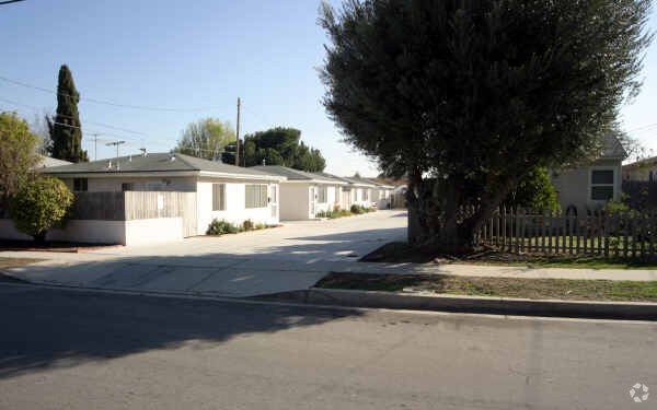 Cypress Garden - Cypress Garden