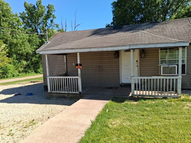 Building Photo - Now Available! - $590 Month / $900 Down