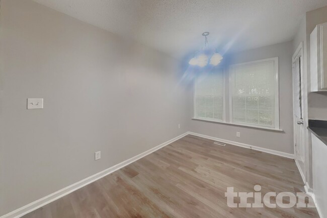 Photo - 1322 Sasswood Ln