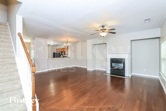 Photo - 850 Riverdance Dr