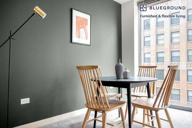 Photo - 210 N Wells St Unit FL19-ID282