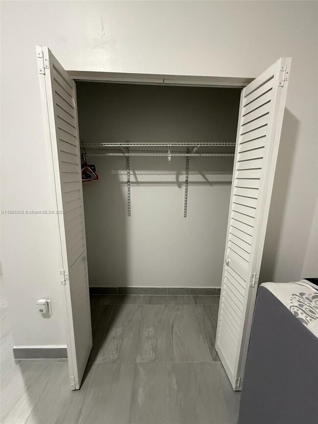 Photo - 1429 SW 103rd Ave Unidad 1