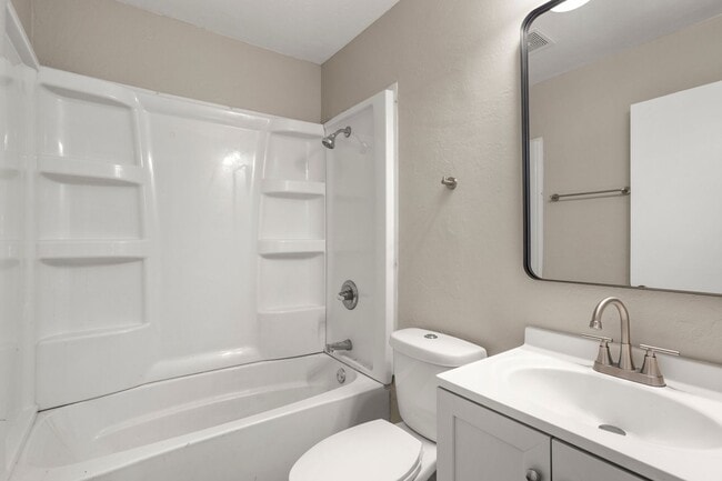 Photo - 108 Irene St Unit Upper