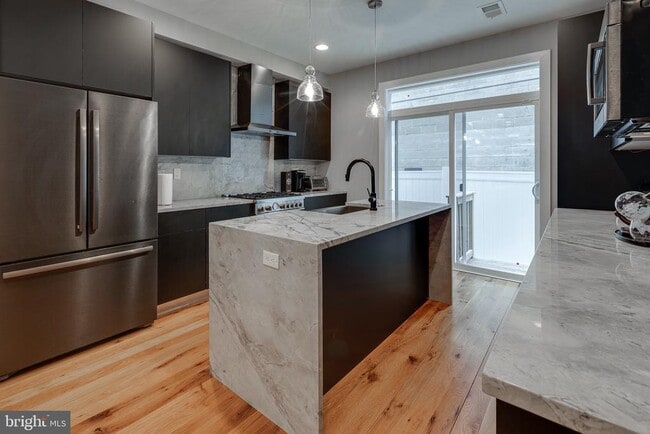 Photo - 2022 Kimball St