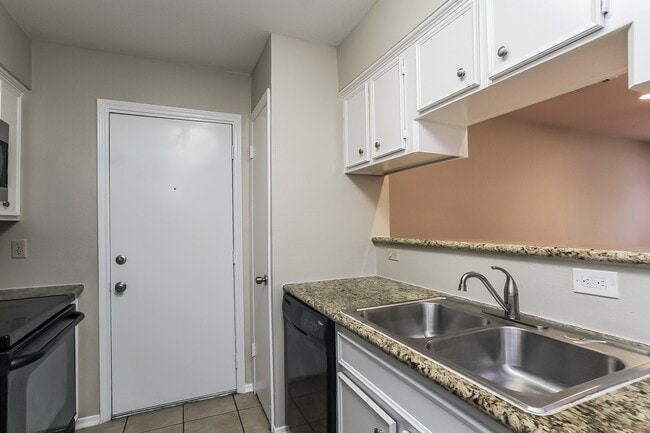 Photo - 9 W Bigelow Oak Ct