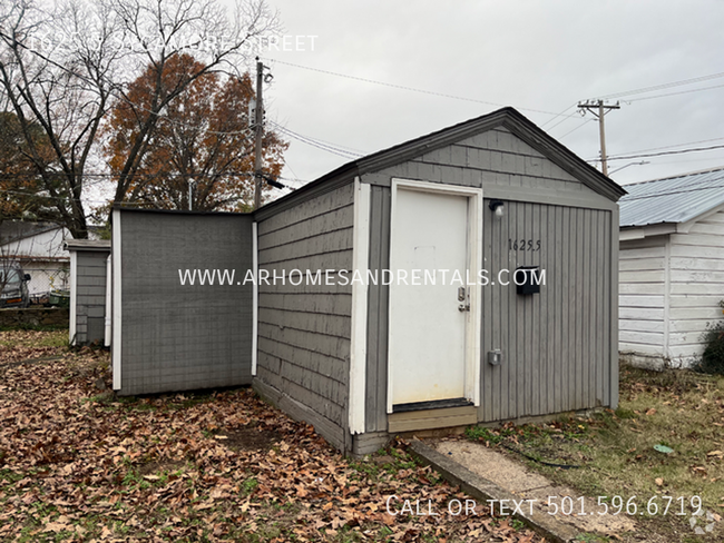 Building Photo - 1625.5 Sycamore St Rental