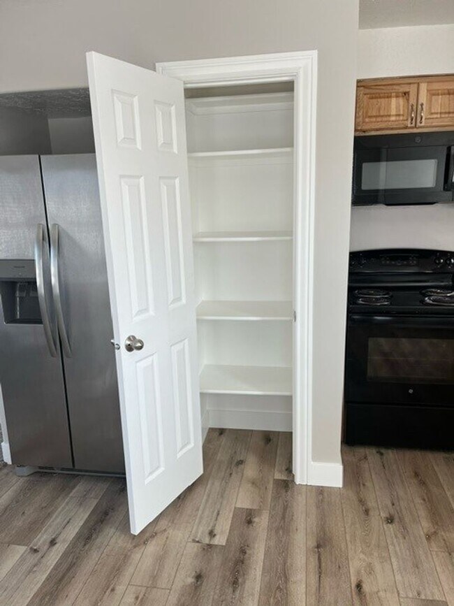 Animals 4 Bed 1.5 Bath Duplex for... Rental House Rental in