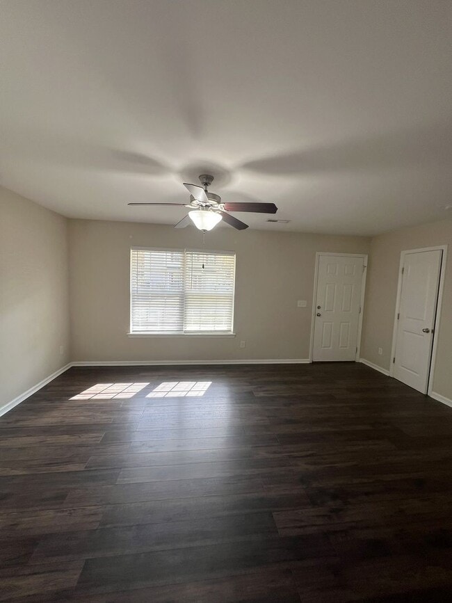 Photo - LAKE FOREST VILLAGE