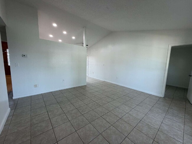 Photo - 3532 Glenburn Ct