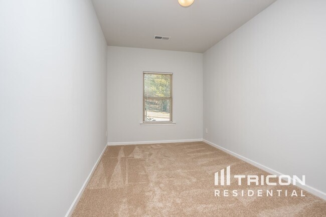 Photo - 4003 Sitka Dr