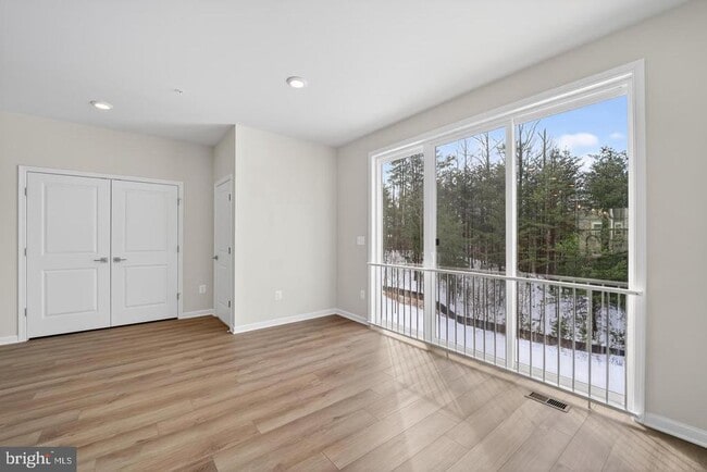 Photo - 2914 Lewis and Clark Ave