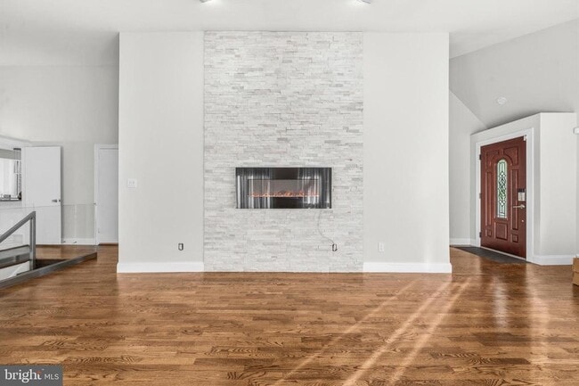 Photo - 9416 Holbrook Ln