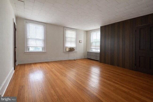 Photo - 115 W Broadway Unidad 3