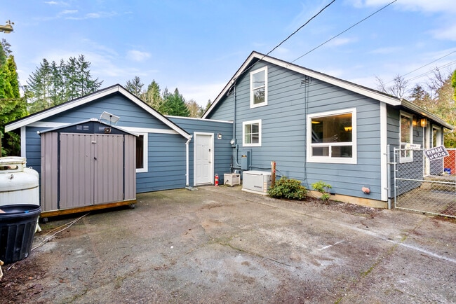 Photo - 3311 Gull Harbor Rd NE