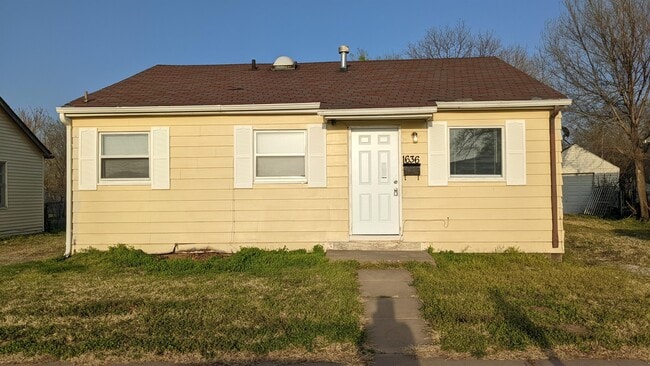 Building Photo - 1636 S Glenn Ave