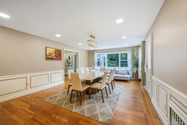 Photo - 24 Mineola Ave
