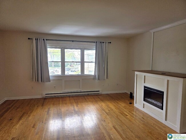 Photo - 1749 Schoenersville Rd