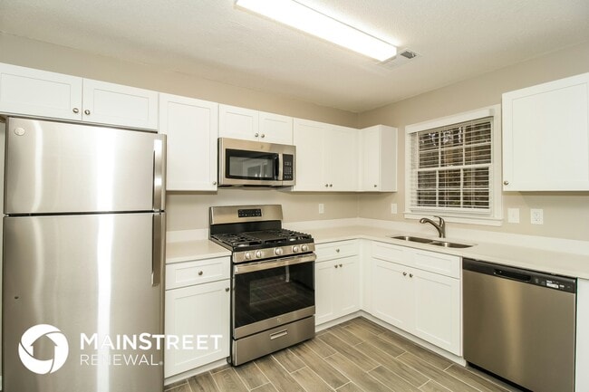 Photo - 7729 St James Ct