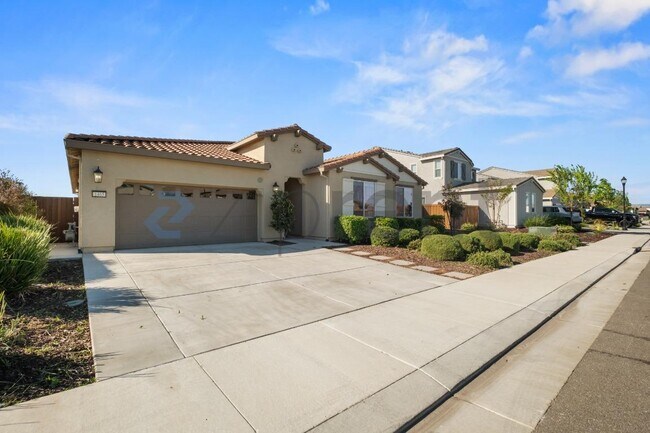 Photo - 1465 Blossom Way