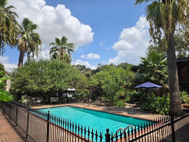 Photo - 1849 Marshall St