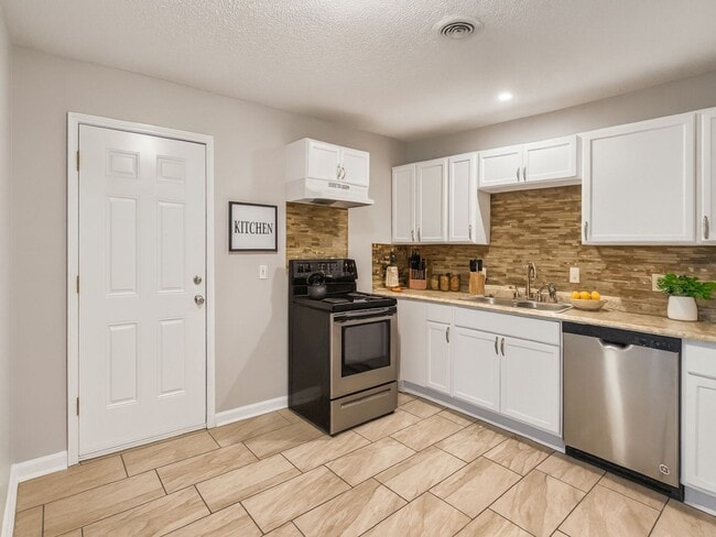 Photo - Spacious 4 Bed,1 Bath Home in Kansas City