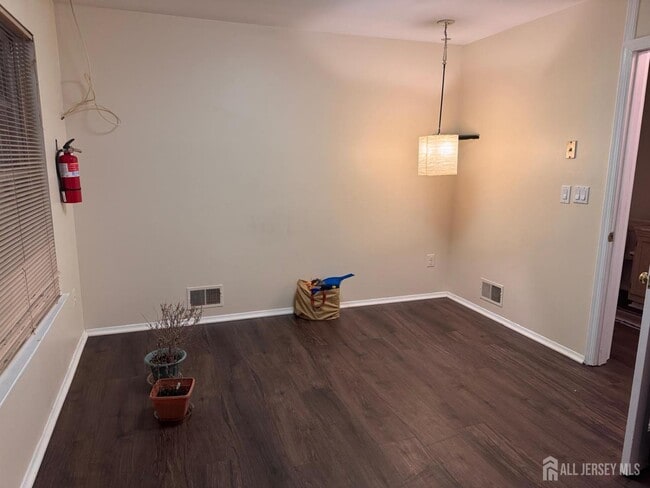 Photo - 421 Plymouth Rd