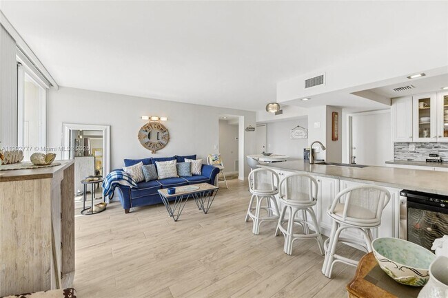 Photo - 1050 SE 15th St Unidad 500