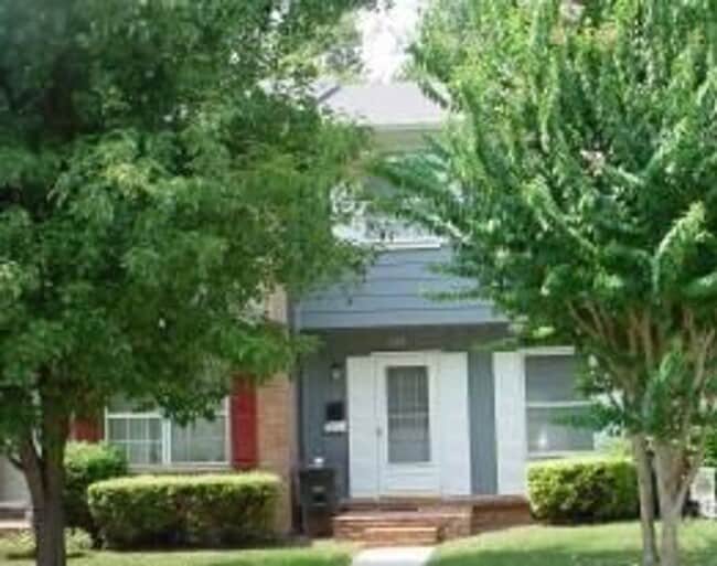 Building Photo - Georgetown Forest Subdivision - 3BR, 1.5BA TH Rental