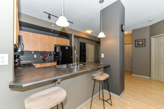 Photo - 4245-139 139 Ave NW