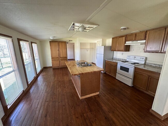 Photo - 10047 Wrangler Wy