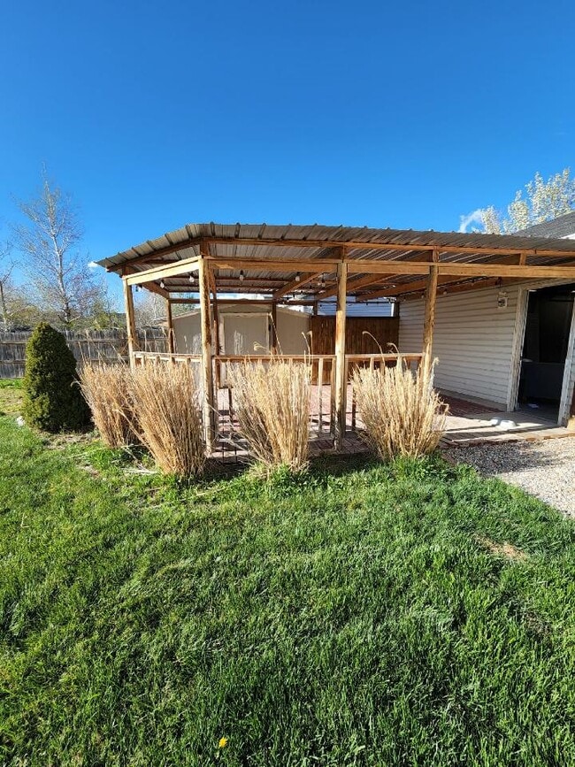 Photo - 1638 S 2960 E St