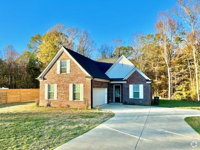 Building Photo - 112 Crimsonwood Dr Rental