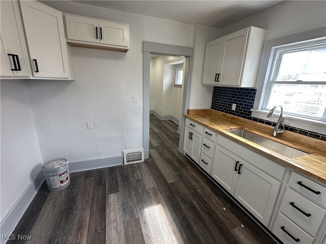 Photo - 1268 E 133rd St House